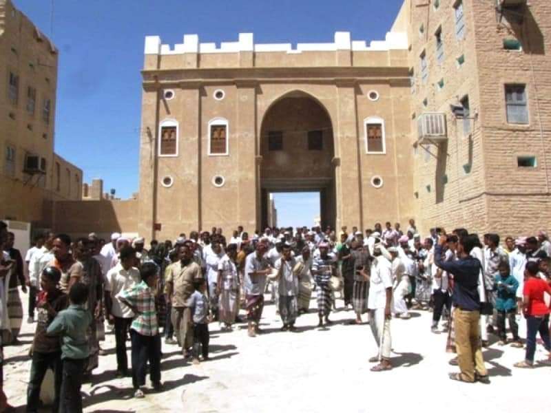 أبناء سحيل سيئون يحيون تراث الاجداد في عواد آل الروشن أبناء سحيل سيئون يحيون تراث الاجداد في عواد آل الروشن