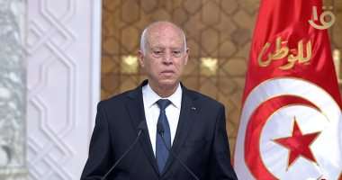 الرئيس التونسي يجمد عمل البرلمان ويقيل رئيس الحكومة