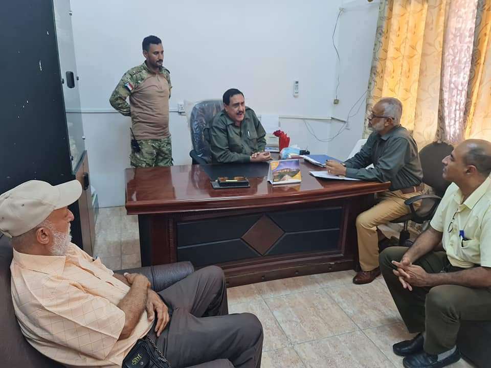 مدير أمن عدن يزور مبنى الهجرة والجوازات ومصلحة الاحوال المدنية