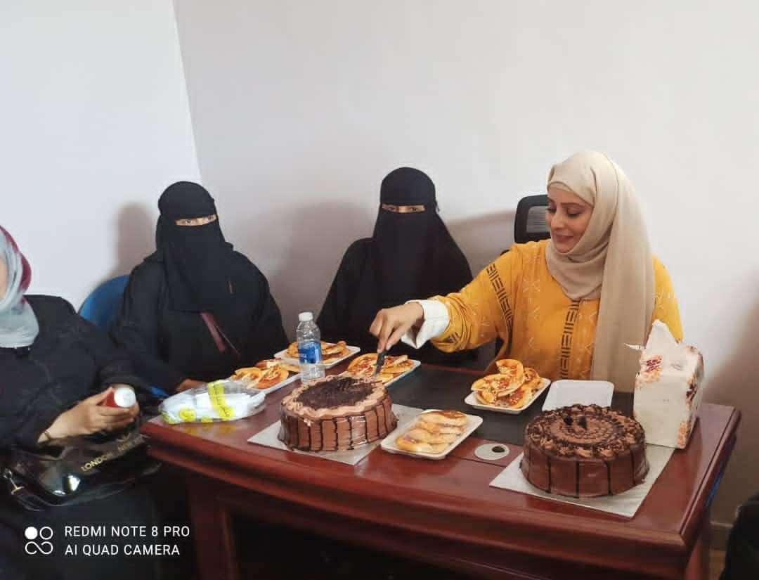  مدير عام الثقافة بعدن تحتفي بموظفيها بمناسبة عيد الأضحى المبارك 
