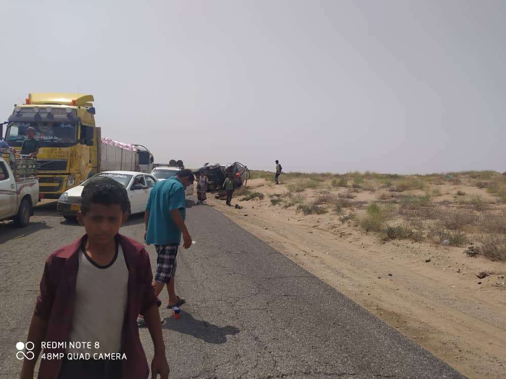 طريق الوهط طورالباحة بحاجة إلى مبادرات مجتمعية في ظل غياب الدولة واجهزتها