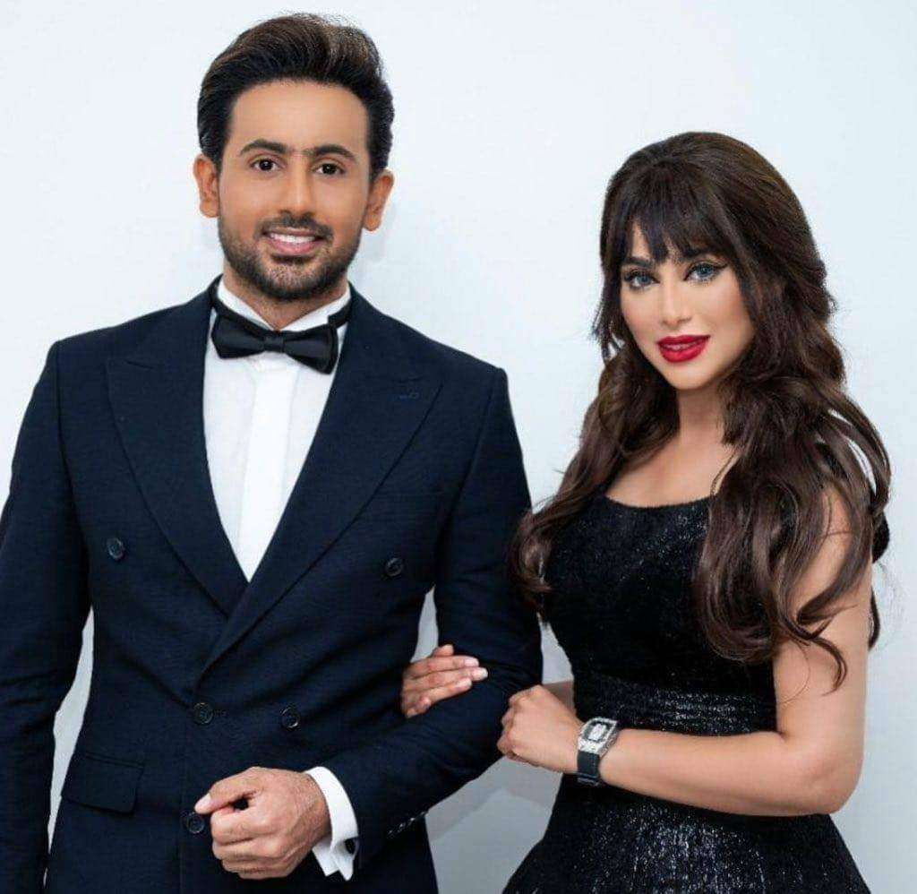 الكشف عن زواج فنان يمني شهير من ملكة جمال البحرين(القصة كاملة)