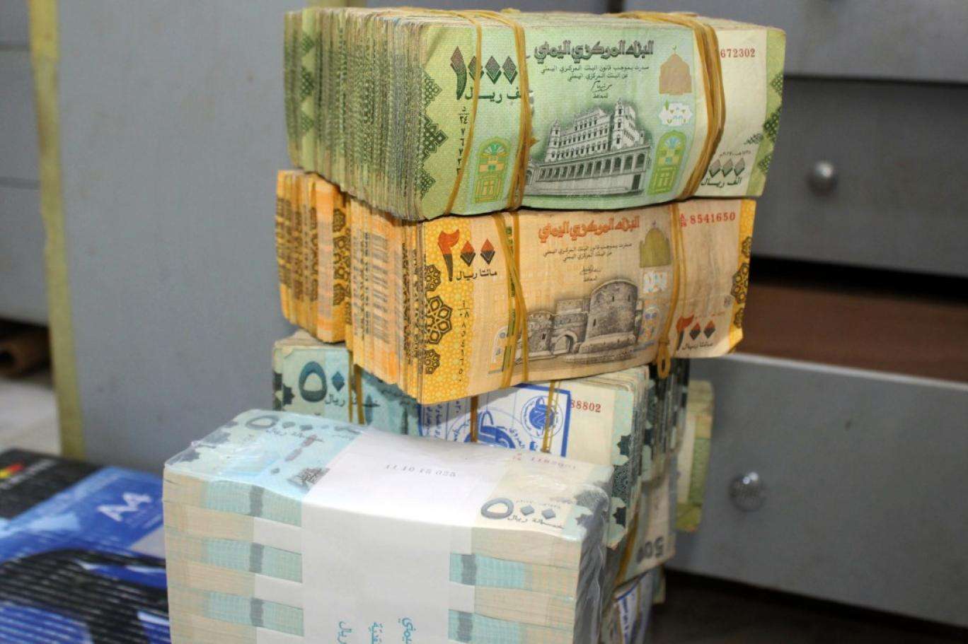 خبير اقتصادي: هذا هو الحل الوحيد لوقف الانهيار الكارثي لصرف العملة