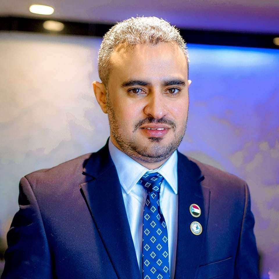 مجددا مستشار عيدروس الزبيدي يثير الجدل بحديثه عن الحرب الفاصلة