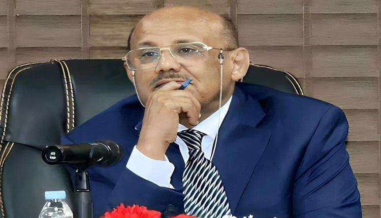 هجوم مفاجئ للانتقالي على محافظ البنك المركزي بعدن ويدعوه الى هذا الامر