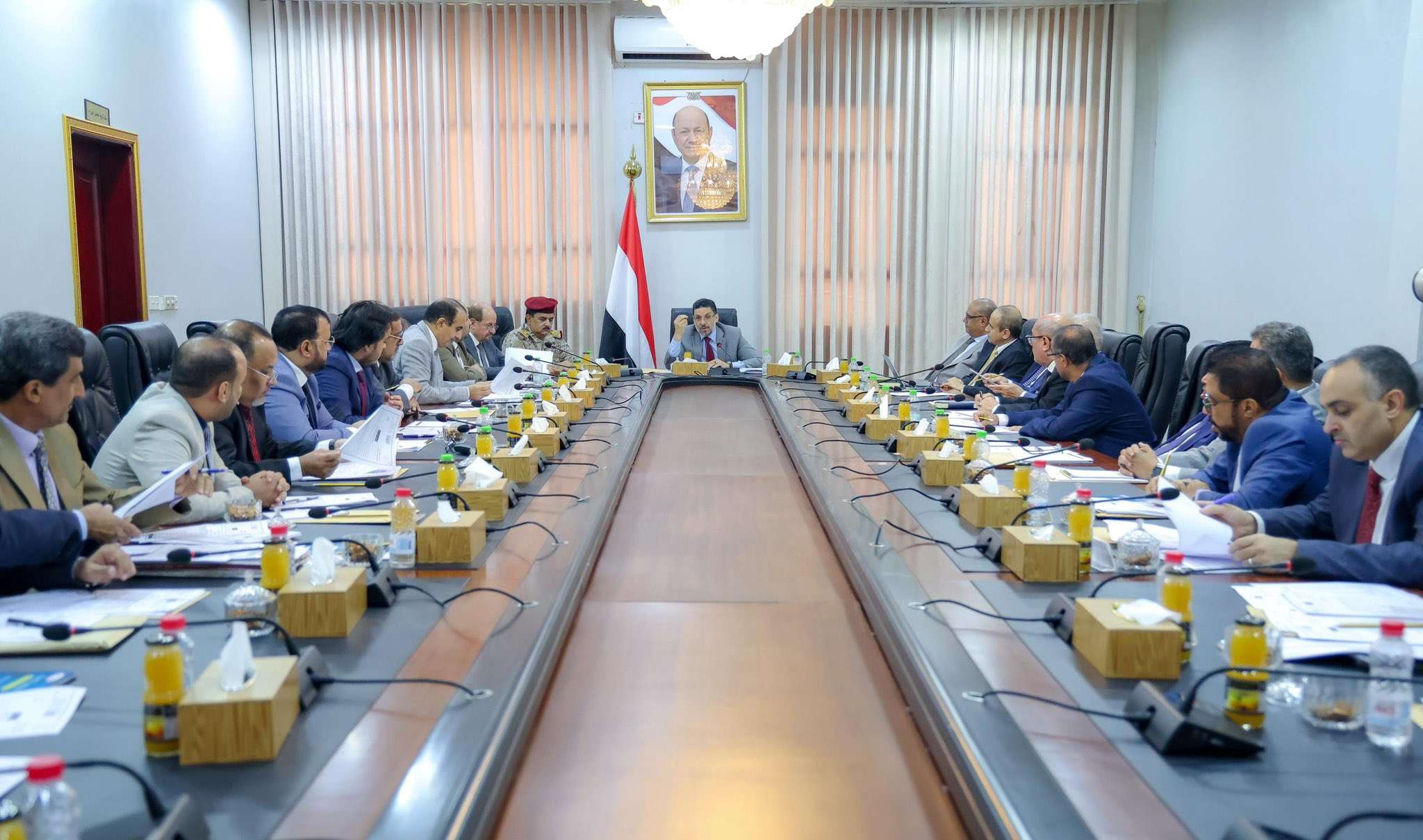 عاجل:الحكومة تقر تشغيل مصافي عدن رسميا وتعلن عدن مدينة حرة(سار) عاجل:الحكومة تقر تشغيل مصافي عدن رسميا وتعلن عدن مدينة حرة(سار)