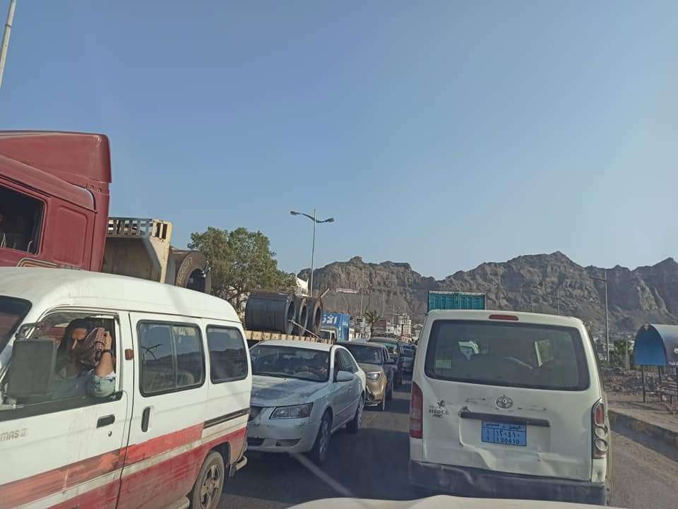 عاجل : هذا مايحدث الان في الخط الرابط بين المعلا وخورمكسر (صورة)