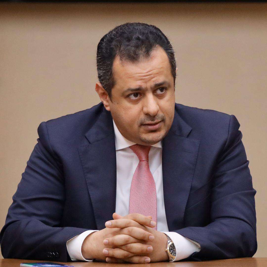 رئيس الوزراء يعزي بوفاة المناضل اللواء عبدالله الضبي