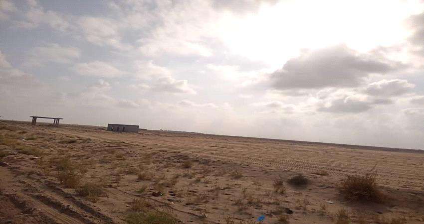 مسافرون يناشدون بإصلاح طريق خبت الرجاع في لحج