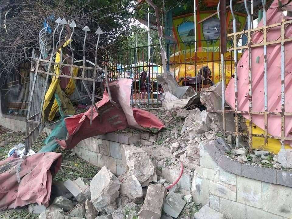 سقوط قذيفة هاون على سور حديقة جاردن ستي بتعز