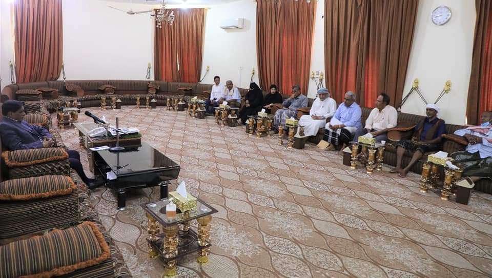 المحافظ البحسني يبحث مع مؤتمر حضرموت الجامع المشاركة الإيجابية لرفع معاناة المواطنين المحافظ البحسني يبحث مع مؤتمر حضرموت الجامع المشاركة الإيجابية لرفع معاناة المواطنين