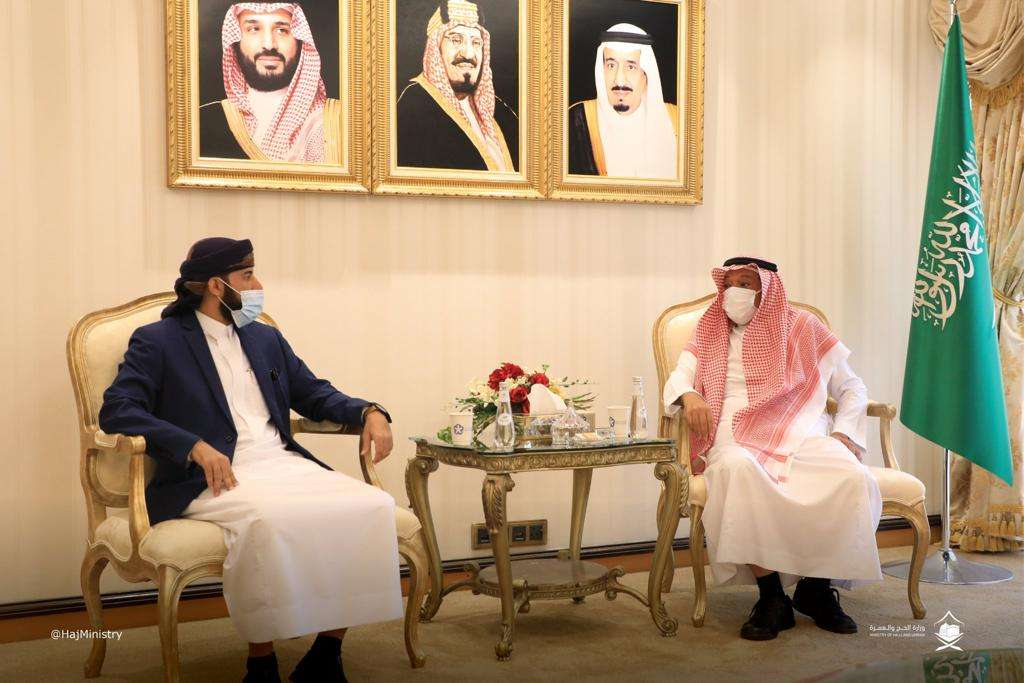 وكيل وزارة الأوقاف يناقش مع مسؤول سعودي إجراءات تنظيم العمرة للعام ١٤٤٣هـ وكيل وزارة الأوقاف يناقش مع مسؤول سعودي إجراءات تنظيم العمرة للعام ١٤٤٣هـ