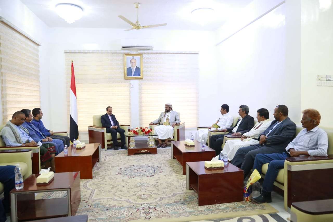 الارياني والعرادة يترأسان لقاء موسعا لقيادات فروع وزارة الاعلام والثقافة والسياحة بمأرب الارياني والعرادة يترأسان لقاء موسعا لقيادات فروع وزارة الاعلام والثقافة والسياحة بمأرب