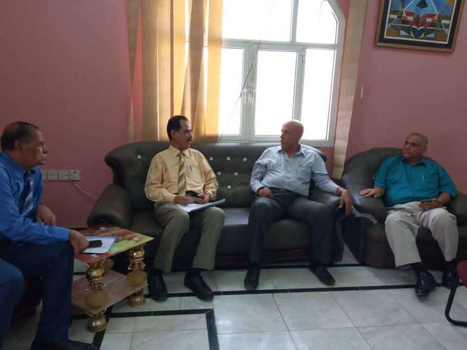 عمداء كليات الطب بجامعة عدن يثمنون دور سفير النوايا الحسنة الدكتور عمر بامحسون بدعم الطلاب المتفوقين عمداء كليات الطب بجامعة عدن يثمنون دور سفير النوايا الحسنة الدكتور عمر بامحسون بدعم الطلاب المتفوقين