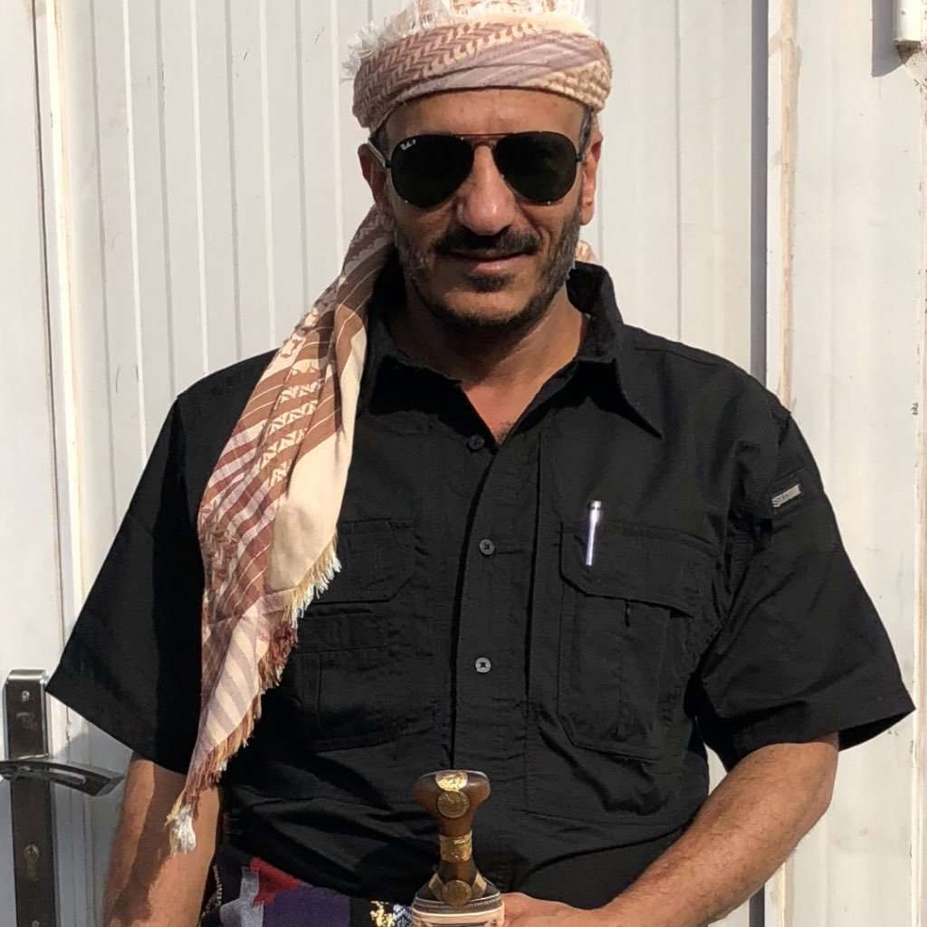 العميد طارق صالح يتفقد تجهيز مدرسة الشهيد الزوكا وتشييد المستشفى الإماراتي بالمخا العميد طارق صالح يتفقد تجهيز مدرسة الشهيد الزوكا وتشييد المستشفى الإماراتي بالمخا