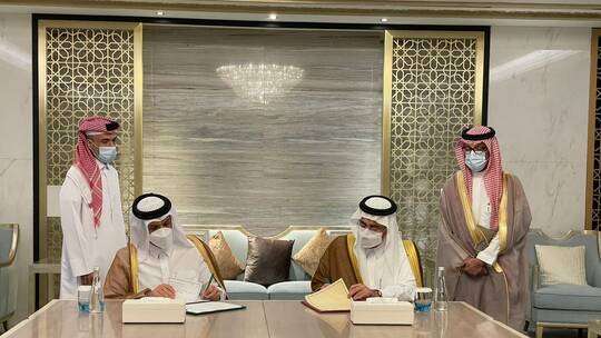 السعودية وقطر توقعان على بروتكول لإنشاء مجلس التنسيق بين البلدين السعودية وقطر توقعان على بروتكول لإنشاء مجلس التنسيق بين البلدين