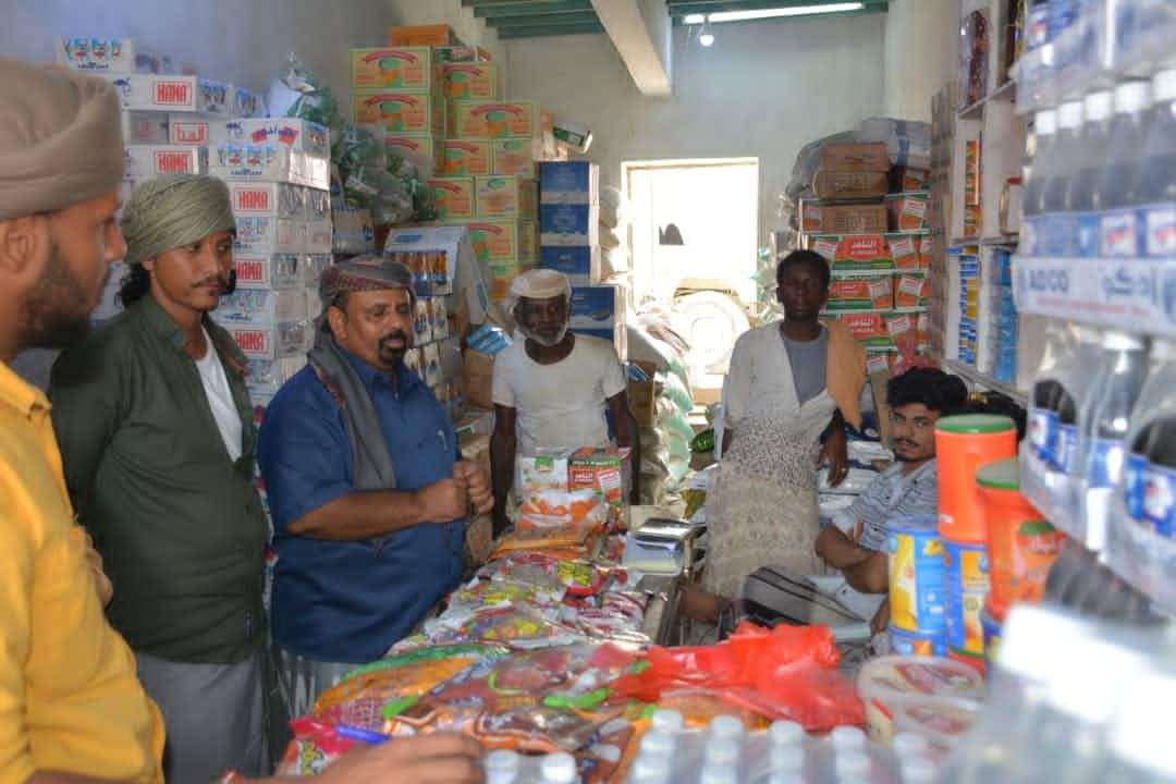 القائم بأعمال مدير عام مديرية سيحوت يلتقي بمدير مكتب الصناعة والتجارة بالمديرية للشروع في تنفيذ حملة مراقبة ومتابعة الأسعار