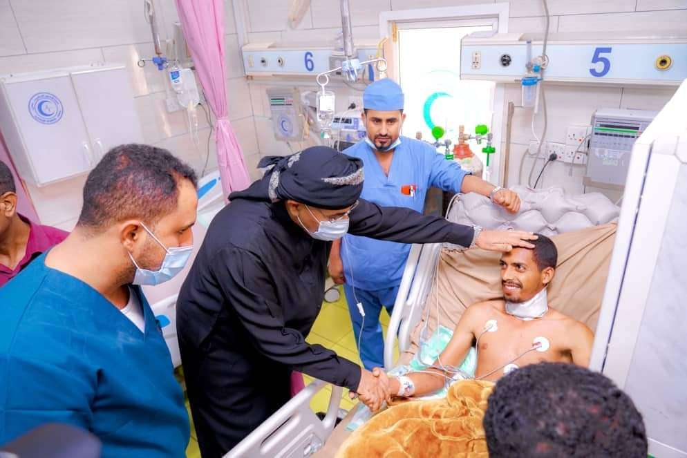 عاجل :الزبيدي يوجه بنقل الحالات الحرجة من الجرحى المصابين بتفجير العند إلى الخارج عاجل :الزبيدي يوجه بنقل الحالات الحرجة من الجرحى المصابين بتفجير العند إلى الخارج