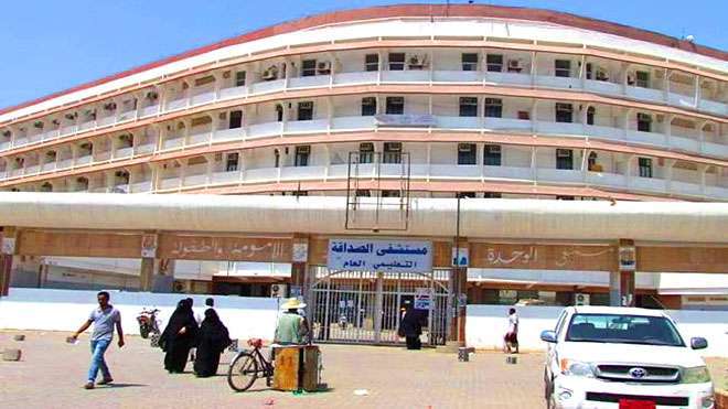 بسبب إضراب الأطباء بمستشفى الصداقة .. وفاة طفل بعدن