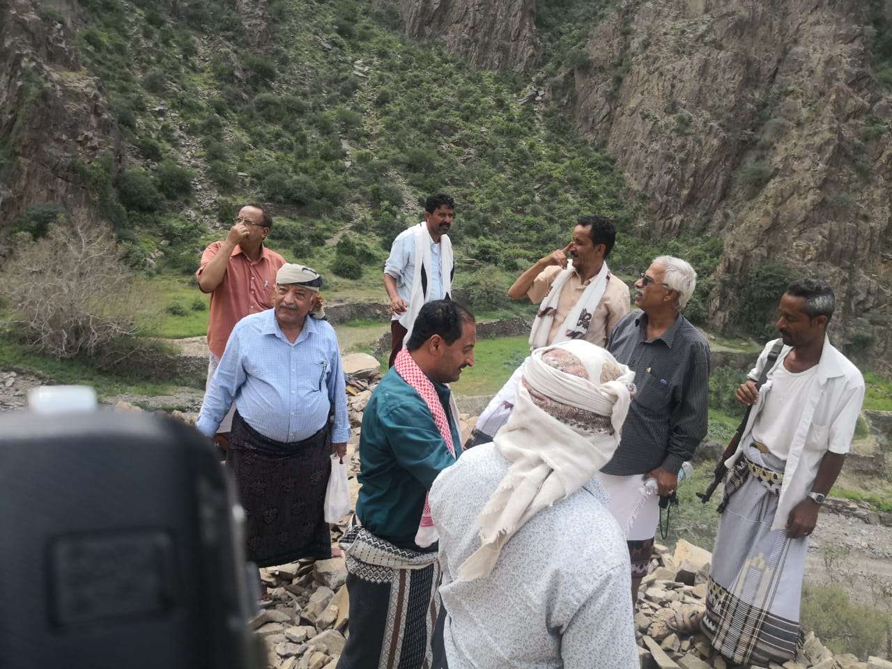 مدير عام حالمين يطلع على موقع حاجز الحسو المائي ويلتقي بالأهالي في المعدي