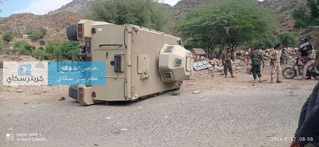 عاجل:انقلاب مدرعة تابعة لقوات الحماية الرئاسية في تعز(صورة)