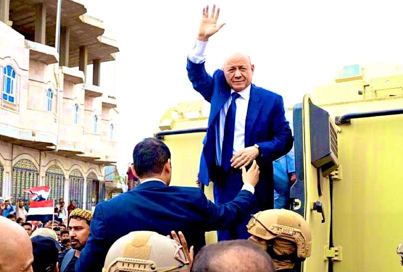 شاهد بالصورة موكب الرئيس العليمي عقب مغادرته تعز صوب العاصمة شاهد بالصورة موكب الرئيس العليمي عقب مغادرته تعز صوب العاصمة
