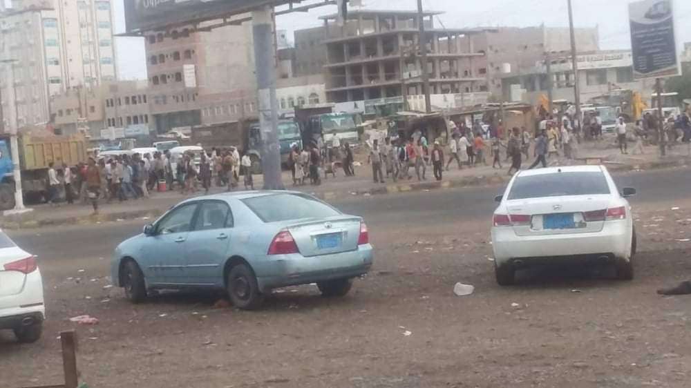 الصحفي بن لزرق : يروي تفاصيل إعتقال الشماليين في عدن