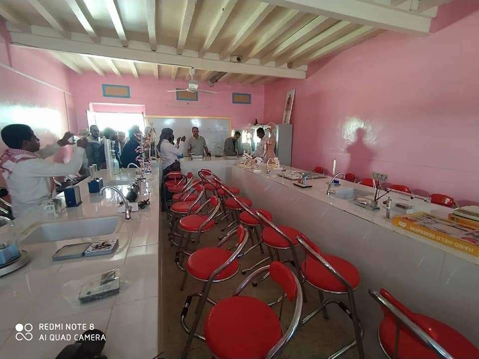 وكيل أول الوزارة مدير تربية حضرموت.. يفتتح عددا من المشروعات التربوية والتعليمية الجديدة بمديرية دوعن .