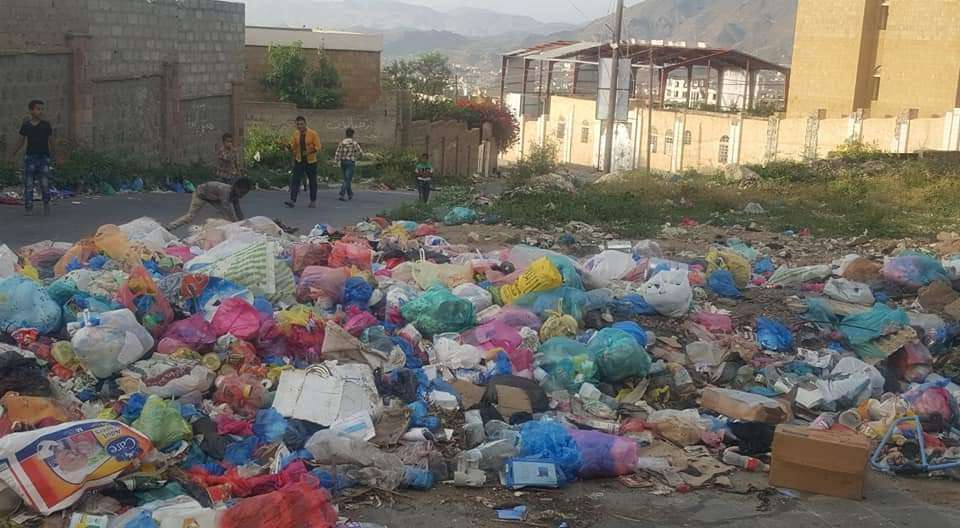 صورة وحدث .. هكذا تستقبل مدينة تعز العام الدراسي الجديد!