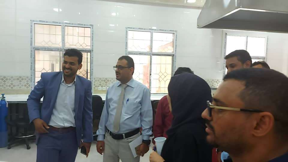 مستشار محافظة عدن يزور جامعة العلوم والتكنولوجيا بعدن