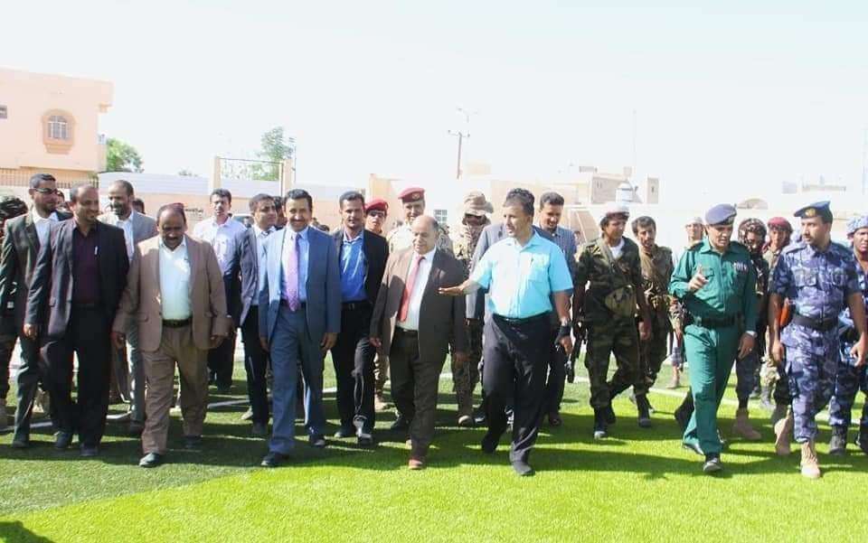 الوزير البكري يعلق على افتتاح ملعب بشبوة ماذا قال
