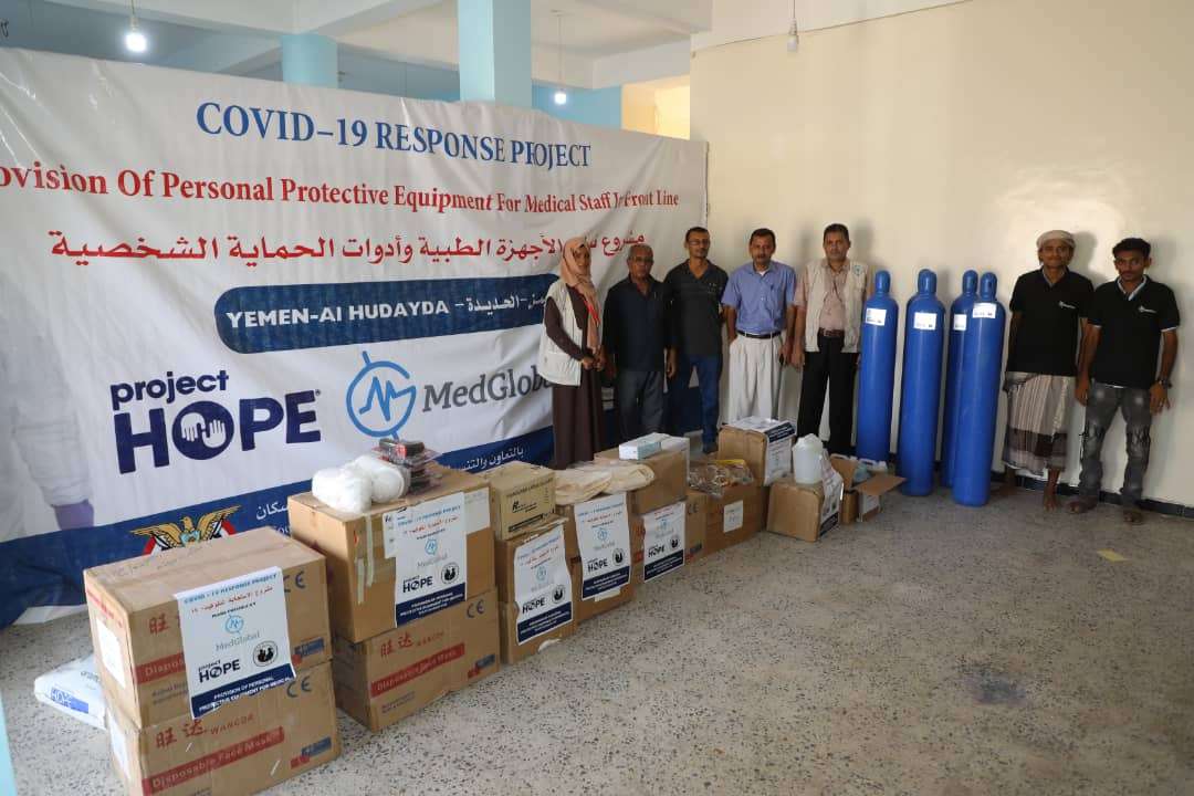 منظمة ميد جلوبال تقدم مساعدات طبية لمستشفى حيس ومركز العزل في الخوخة بمحافظة الحديدة