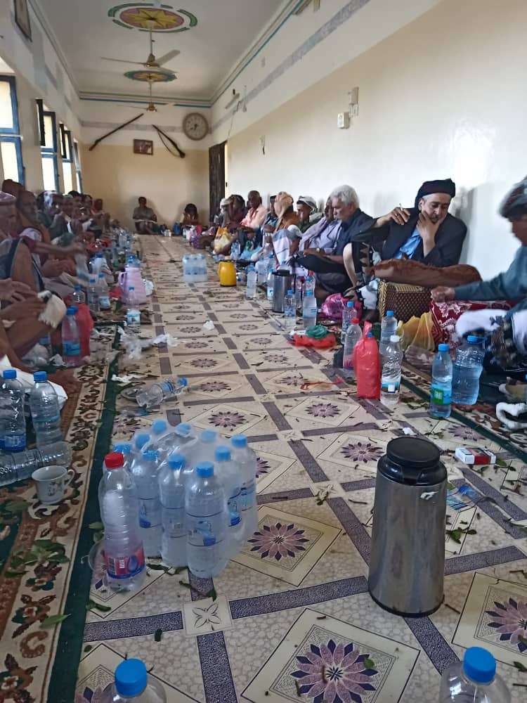 الشيخ وليد الفضلي يقدم واجب العزاء في استشهاد نجل قائد اللواء 119