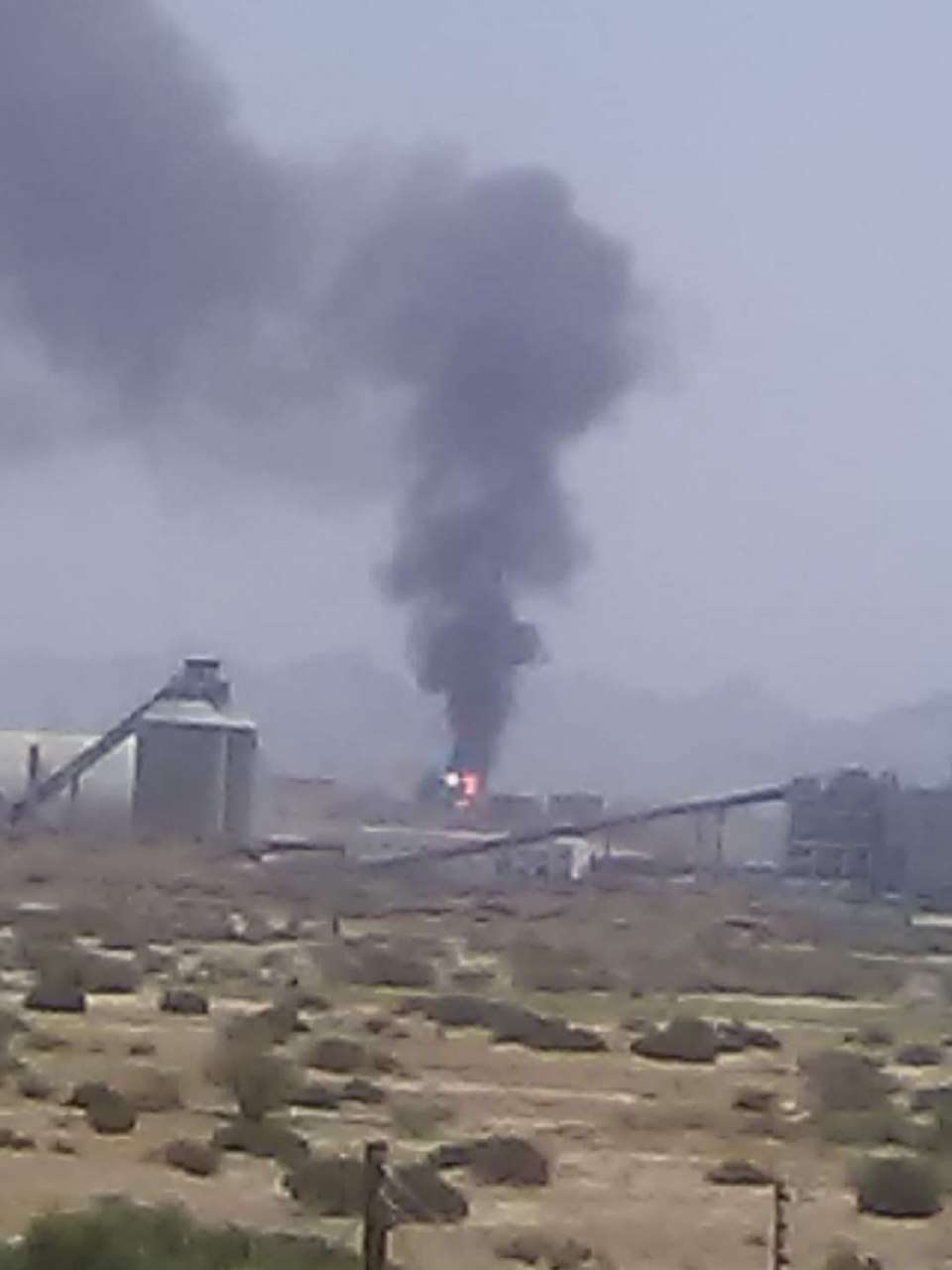 شاهد اول فيديو لانفجار مصنع للغاز في أبين