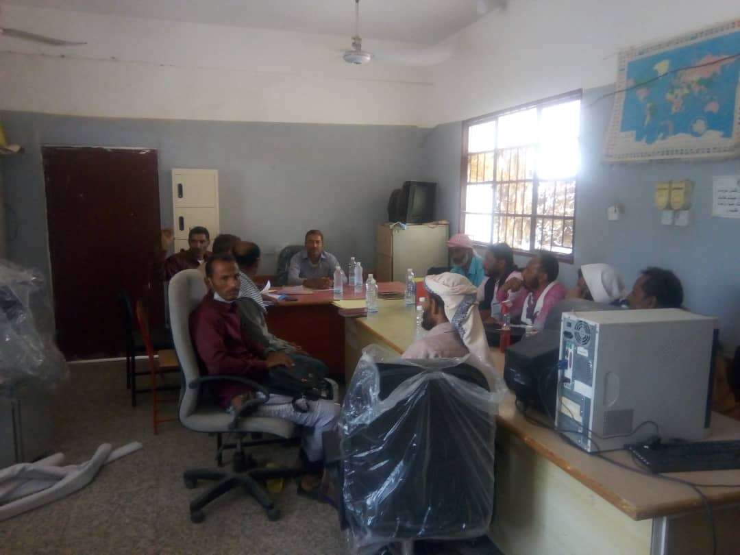 مكتب التربية بحالمين يعقد إجتماع موسع مع مدراء المدارس ورؤساء الأقسام