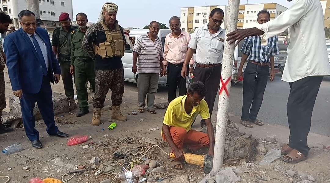 مدير عام المنصورة يدشن حملة إزالة اللوحات الإعلانية والدعائية المخالفة من شوارع المديرية