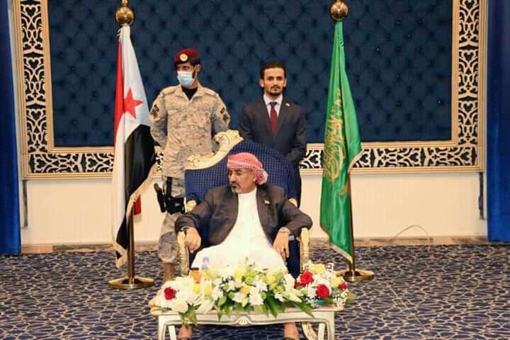 الجبواني: طلبت من السفير السعودي توضيحا بشأن رفع الزبيدي علم غير العلم اليمني في الرياض الجبواني: طلبت من السفير السعودي توضيحا بشأن رفع الزبيدي علم غير العلم اليمني في الرياض