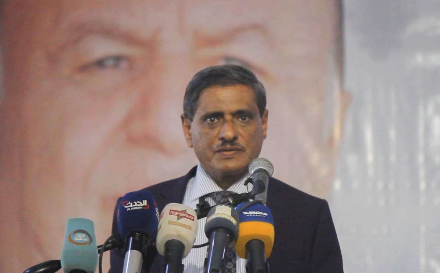 محافظ حضرموت .. يعلن إيقاف تصدير النفط من ميناء الضبة محافظ حضرموت .. يعلن إيقاف تصدير النفط من ميناء الضبة