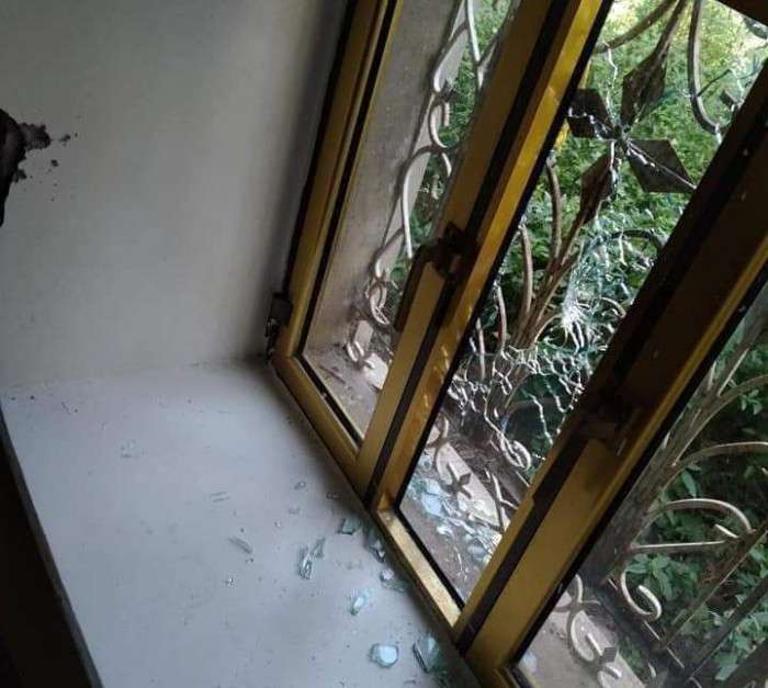 مسلحون ينسفون بالنار منزل شيخ العدين بإب مسلحون ينسفون بالنار منزل شيخ العدين بإب