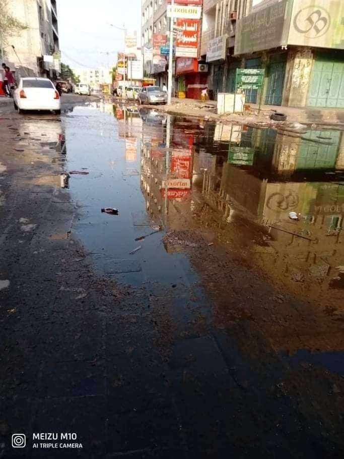 الأهالي يشكون طفح مياه الصرف الصحي في المنصورة(صور)