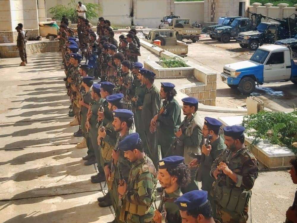 بمناسبة أعياد الثورة.. مدير أمن أبين يتفقد جاهزية القوات الخاصة والطوارئ والأمن في المحفد