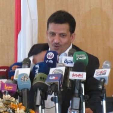 قيادي حوثي: نحن فقط من نقاتل من أجل السلام