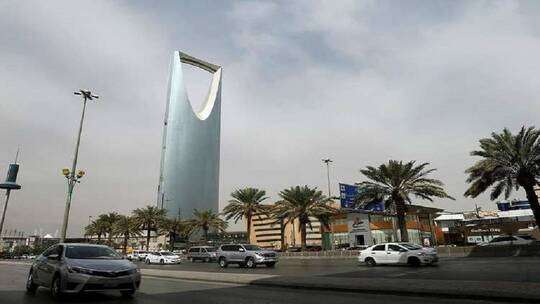 السعودية.. القبض على منتحل شخصية موظف حكومي سرق 163 ألف ريال