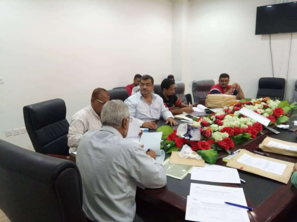 لجنة المناقصات بوزارة الكهرباء تفتح المظاريف الخاصة بمحطات الطاقة الشمسية لجنة المناقصات بوزارة الكهرباء تفتح المظاريف الخاصة بمحطات الطاقة الشمسية