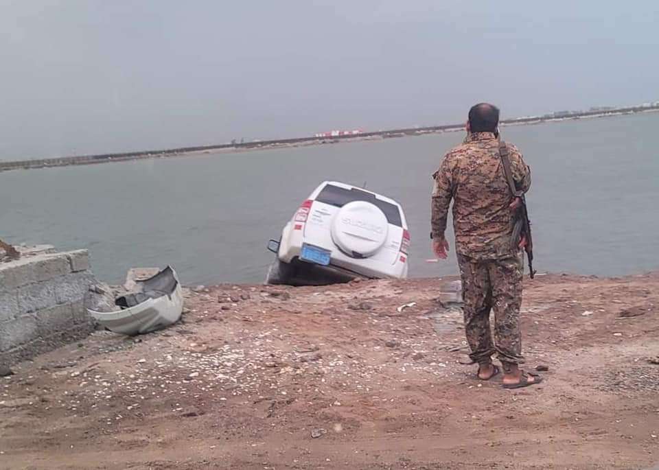 بالصور .. حادث بالخط البحري في عدن بالصور .. حادث بالخط البحري في عدن