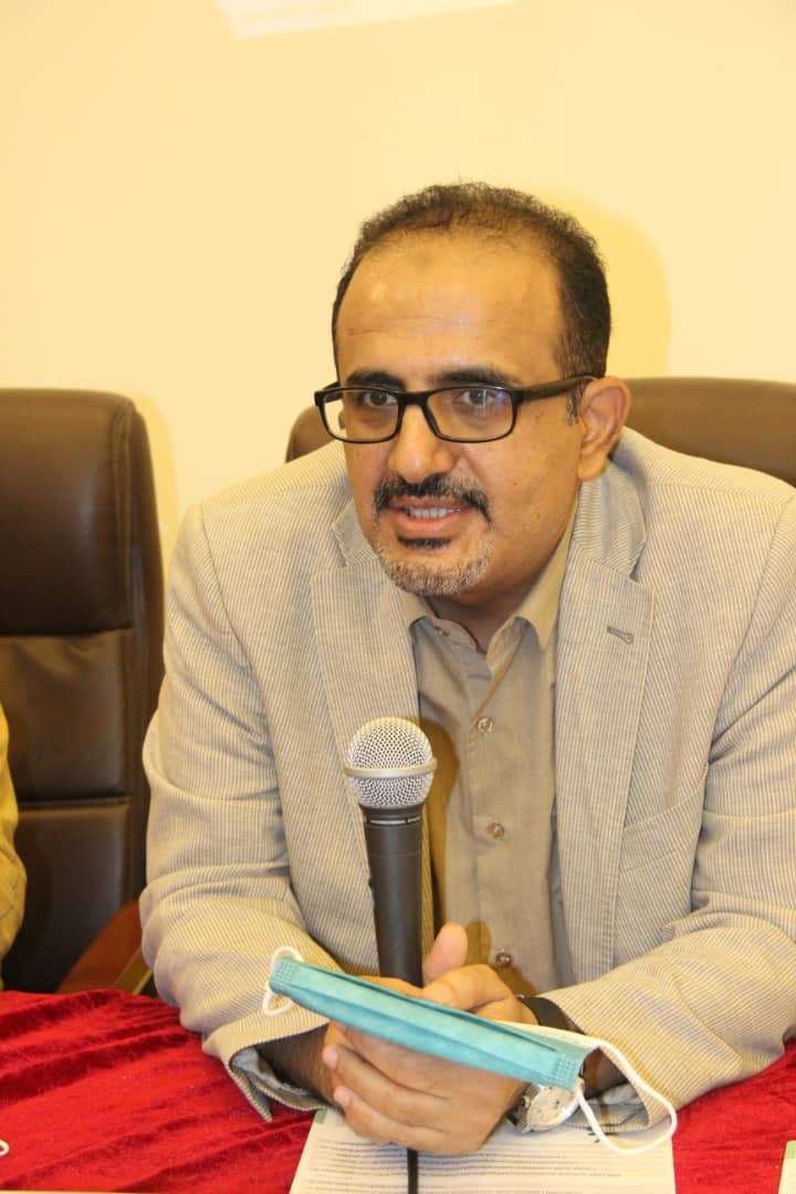 وزير الصحة يوجه بتحويل مخصص الدعم المركزي لمكاتب الصحة وصرف حوافز العاملين بمراكز العزل وتوفير احتياجاتها وزير الصحة يوجه بتحويل مخصص الدعم المركزي لمكاتب الصحة وصرف حوافز العاملين بمراكز العزل وتوفير احتياجاتها