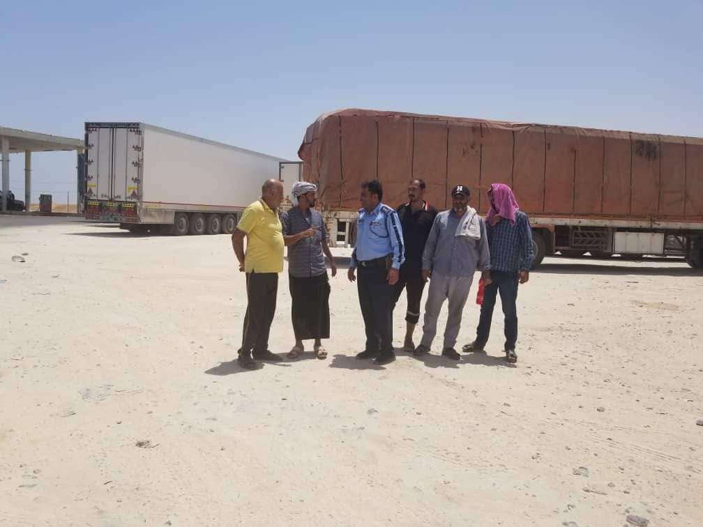 اجتماع برئاسة مدير الأمن يقر سريان قرار منع دخول سيارات النقل لمدينة الغيضة في أوقات ذروة الحركة