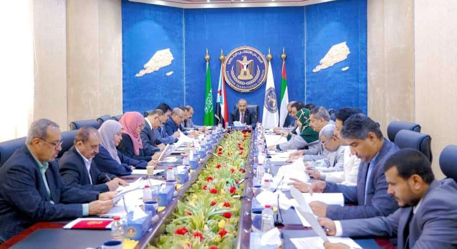 عاجل : أول تعليق للمجلس الإنتقالي حول تدهور الخدمات بعدن وتحمل هذه الجهة المسؤولية !