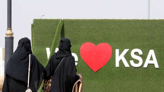 السعودية.. جدل في مواقع التواصل جراء حملة جديدة تنادي بإلغاء فرض النقاب