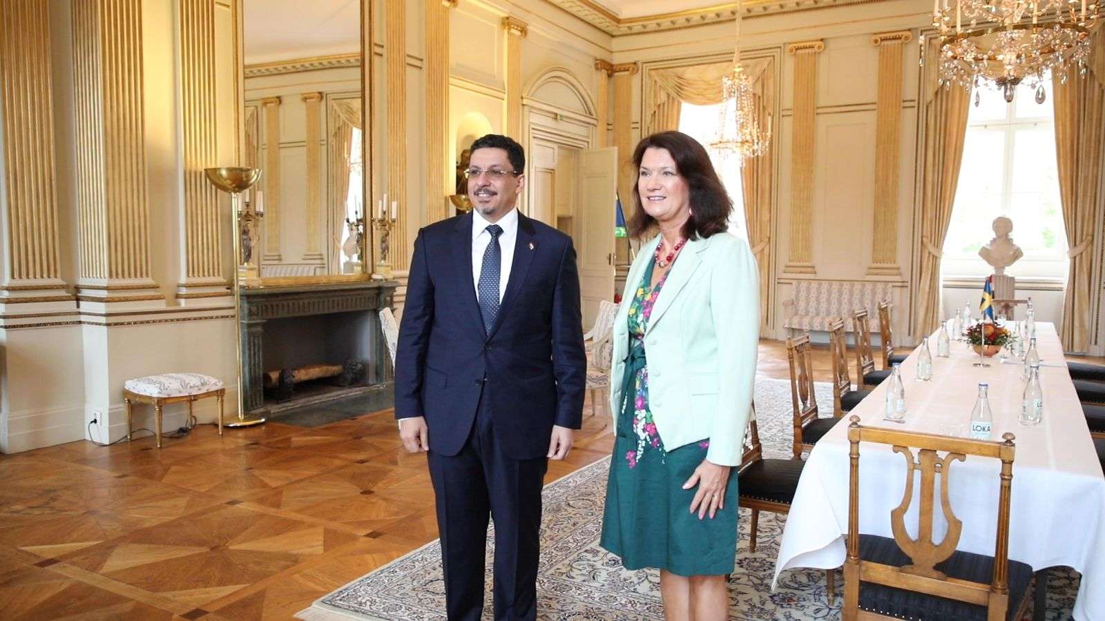 وزير الخارجية يبحث مع نظيرته السويدية آفاق السلام في اليمن